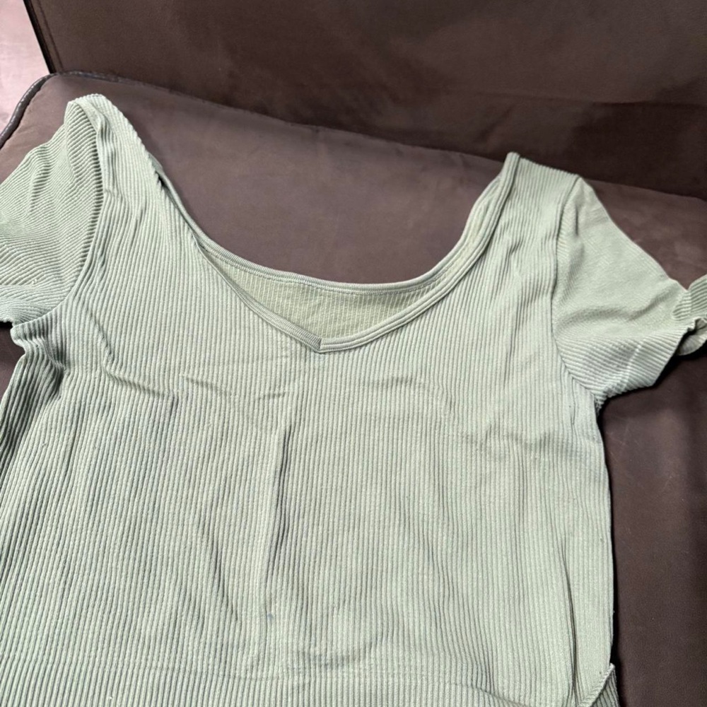 Brandy Melville Women's multi Crop-top